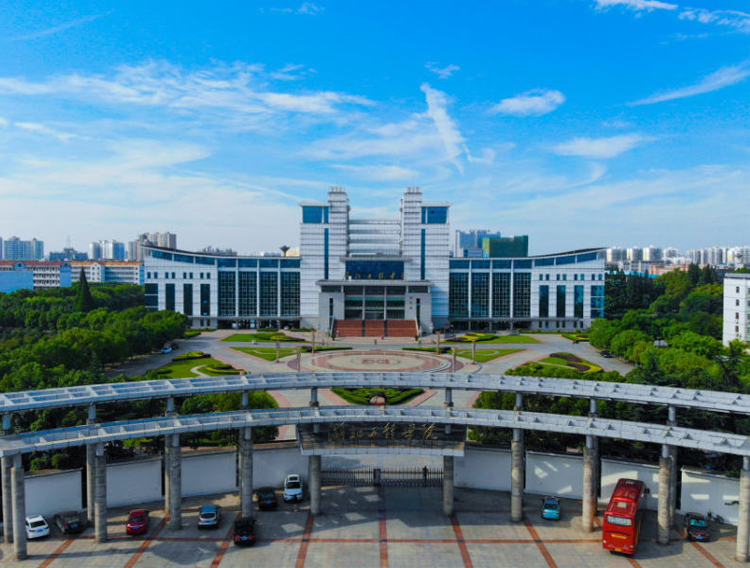 湖北工程学院-渗源SYEDI超纯水工程机